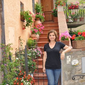 Meet your Posher, Roya